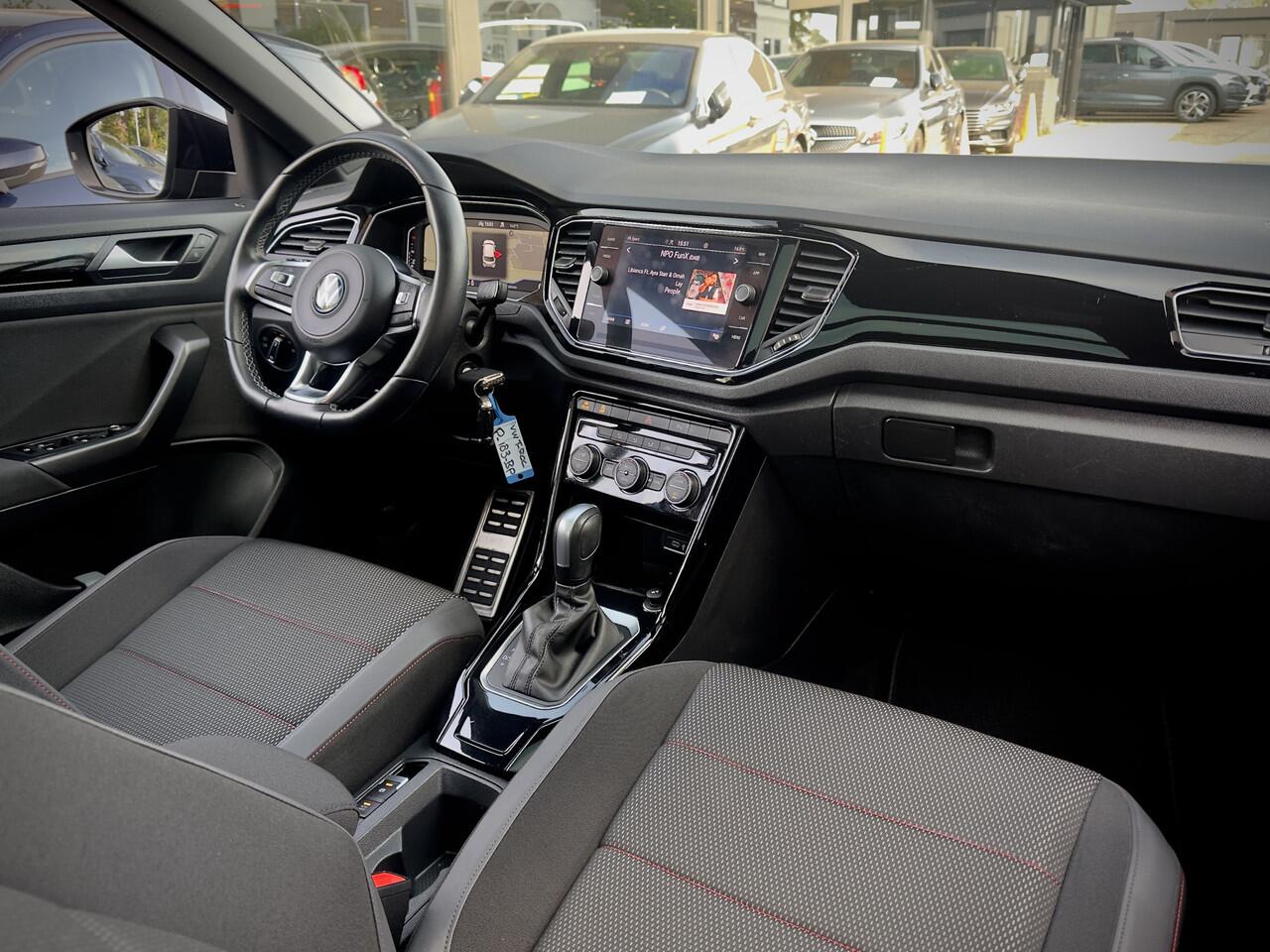 Volkswagen T-Roc 1.5 TSI BLACK-EDITION ACTIE! BETAAL NU 50% 15950 DE REST IN 2JR RENTEVRIJ FINANCIEREN