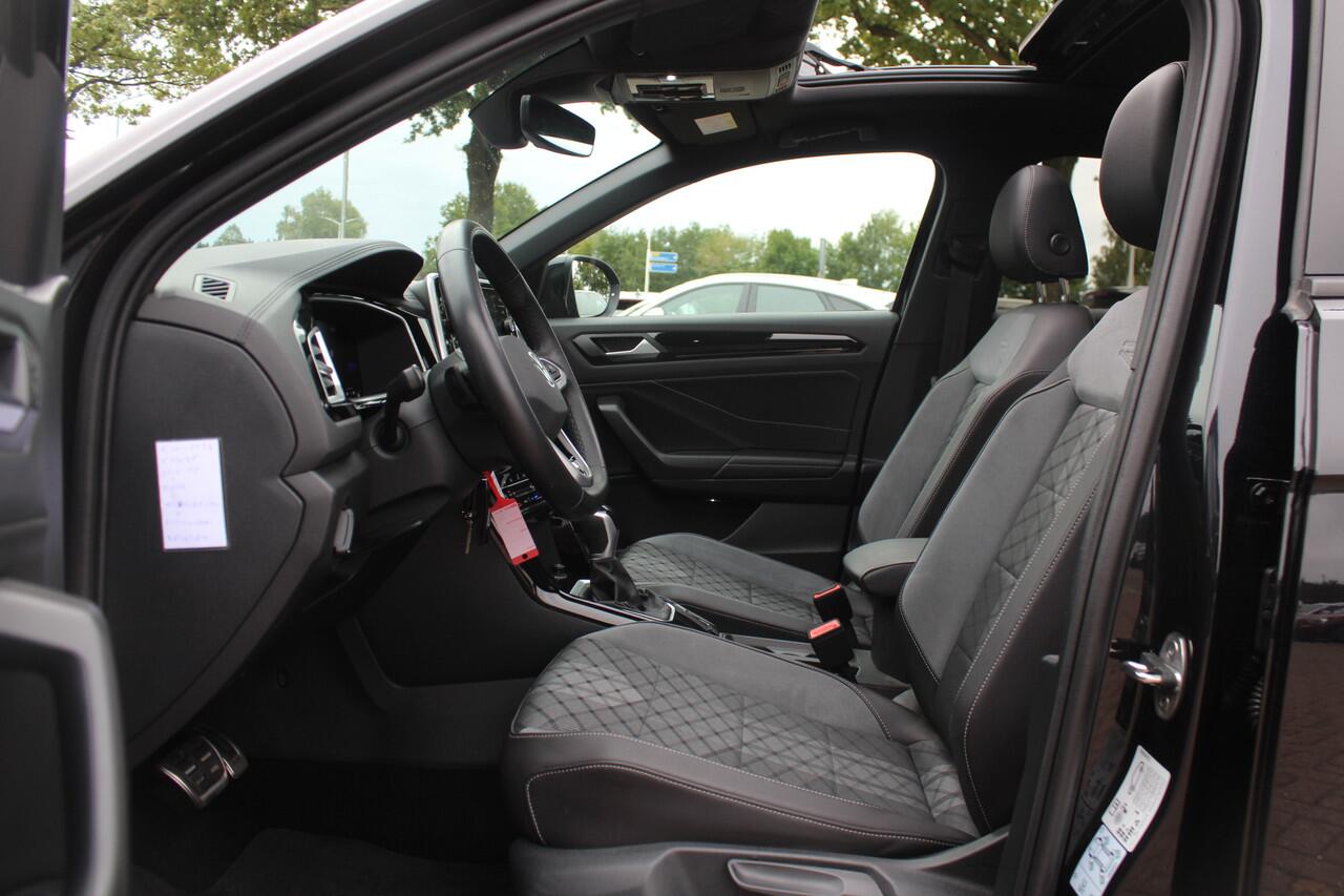 Volkswagen T-Roc 1.5 TSI R-Line Business / Panoramadak / Camera / Navigatie / Blackpack / 19'' / DAB / Stoelverwarming / ACC