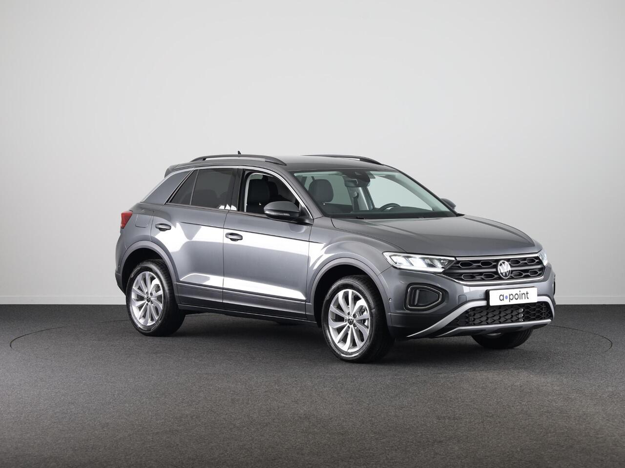 Volkswagen T-Roc Life Edition 1.5 110 kW / 150 pk TSI SUV 7 versn. | Verlengde garantie | Private lease vanaf ¤ 699,- pm | Navigatie via App | Parkeersensoren (Park assist) | Achteruitrijcamera | Adaptieve cruise control |