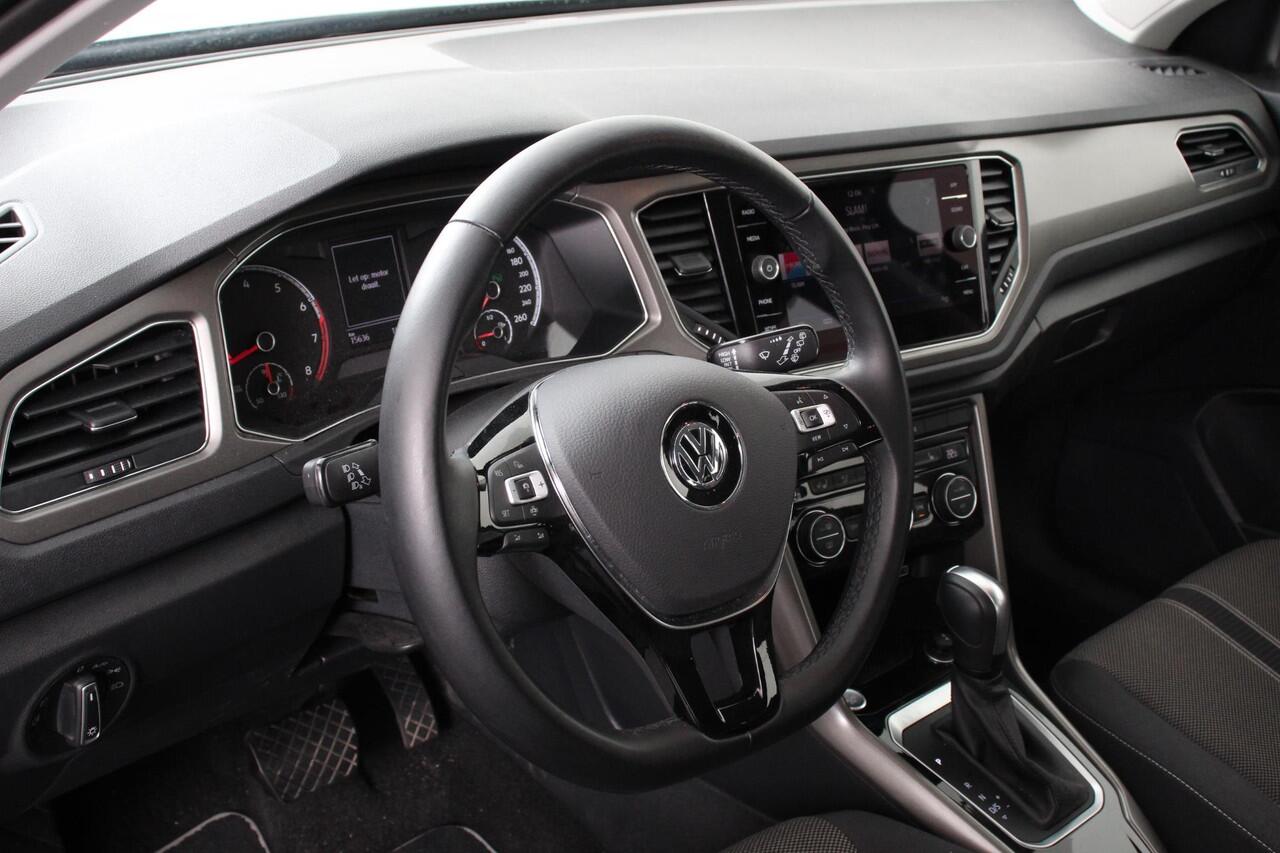 Volkswagen T-Roc 1.5 TSI DSG Style | Navigatie | Climate Control | Adatieve Cruise Control | Electrische achterklep | Stuurwielverwarming | Camera | Parkeer Sensoren