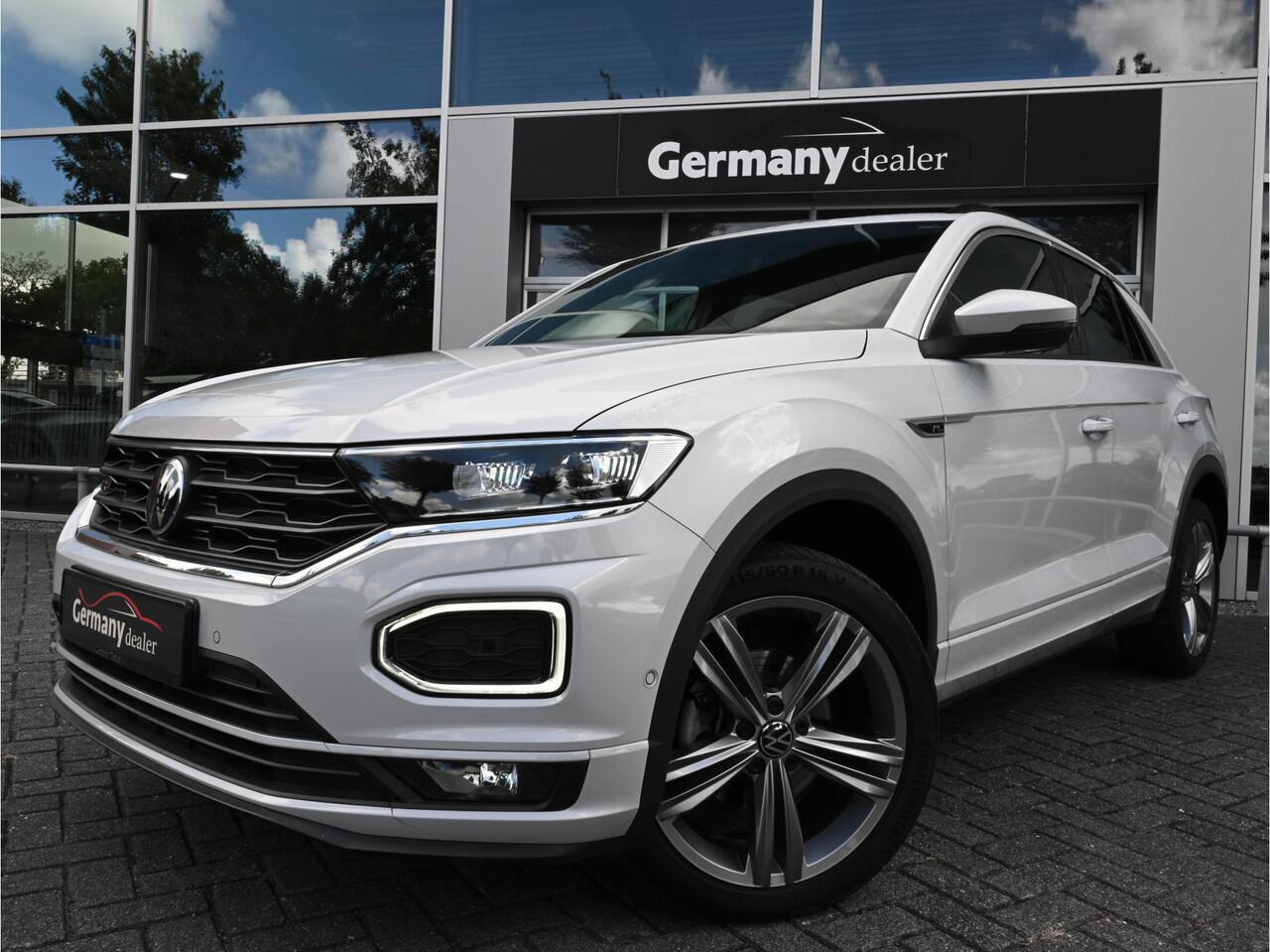Volkswagen T-Roc 1.5TSI R-Line Pano Keyless ACC Dodehoek Zetels Trekhaak