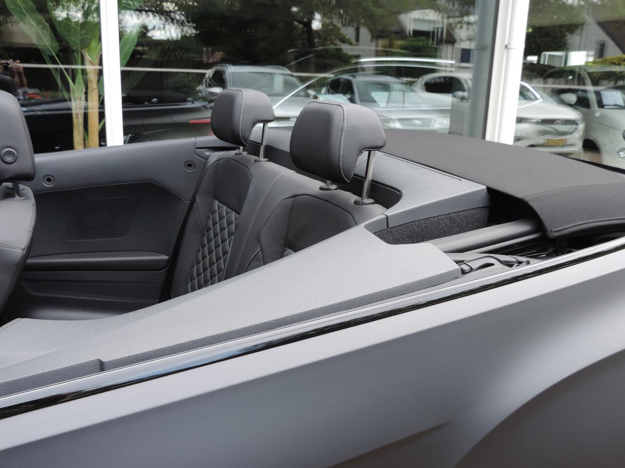 Volkswagen T-Roc Cabrio 1.5 TSI R-Line Edition Black - Leer | ACC | Nav | Stuur/stoelverw. | Camera | CarPlay | Afn. trekh.