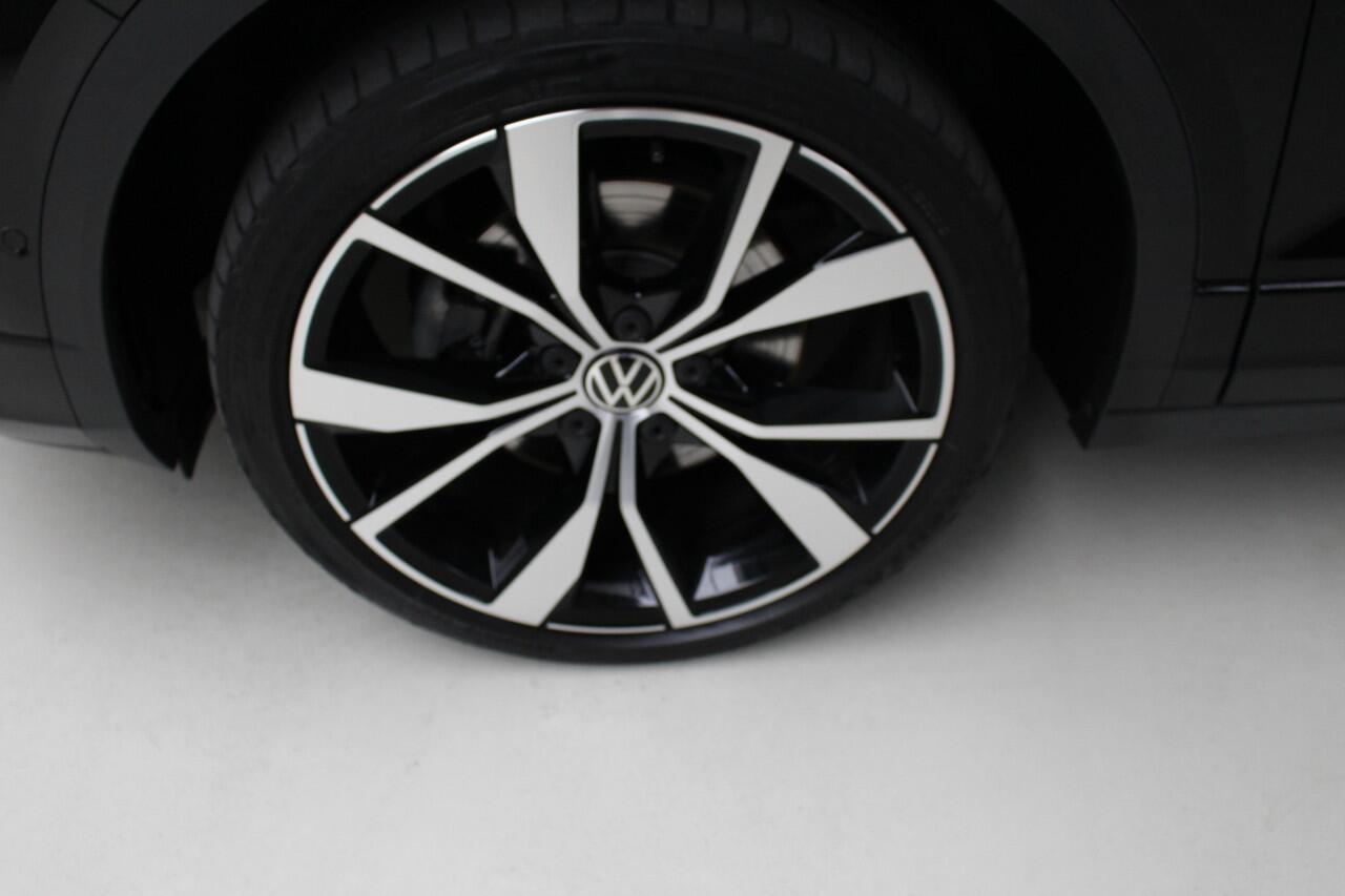 Volkswagen T-Roc Cabrio 1.5 TSI 150pk DSG R-Line Blackstyle Navigatie | Matrix Led | 19" Misano | Beats Audio