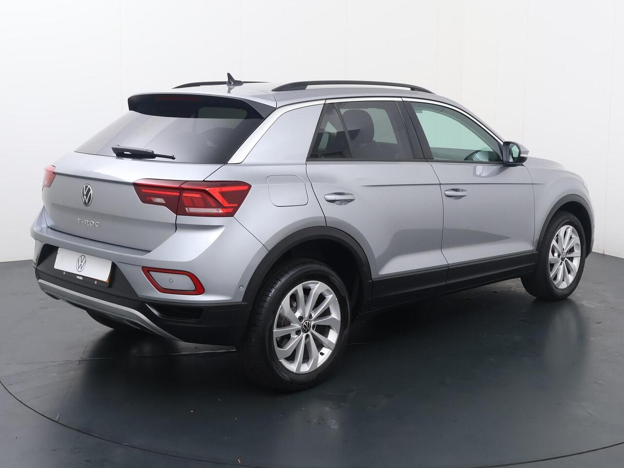 Volkswagen T-Roc 1.0 TSI Life Edition | 116 PK | Climate control | LED verlichting | Achteruitrijcamera |