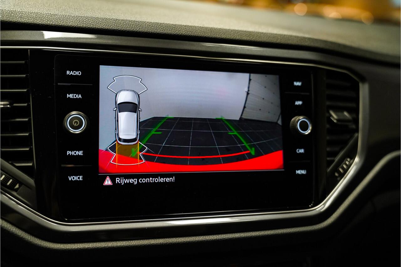 Volkswagen T-Roc 1.5 TSI 2x R-Line Full opt|Pano dak|Trekhaak|Camera|19 inch