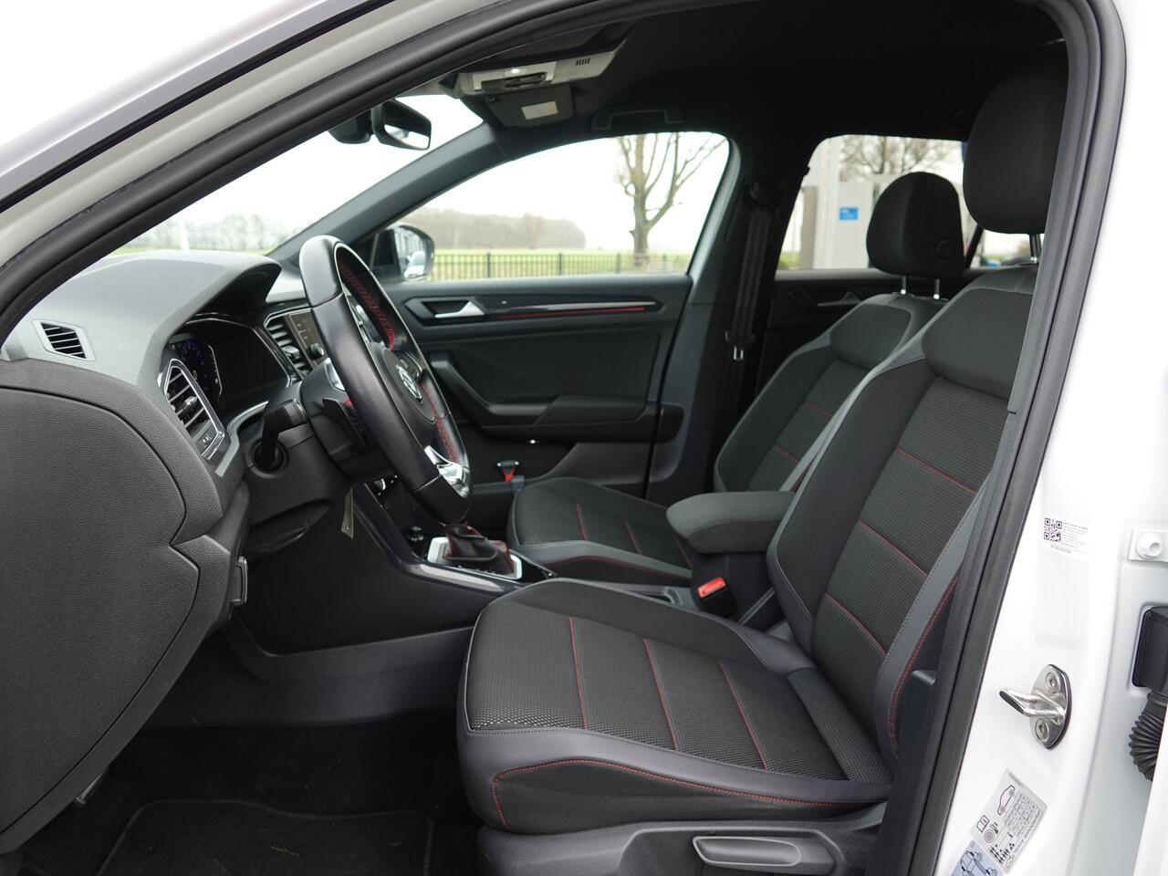 Volkswagen T-Roc 1.5 TSI Sport 150PK R-LINE AUTOM. | LED | NAVI | CAM + PDC V+A | ADAPT. CRUISE