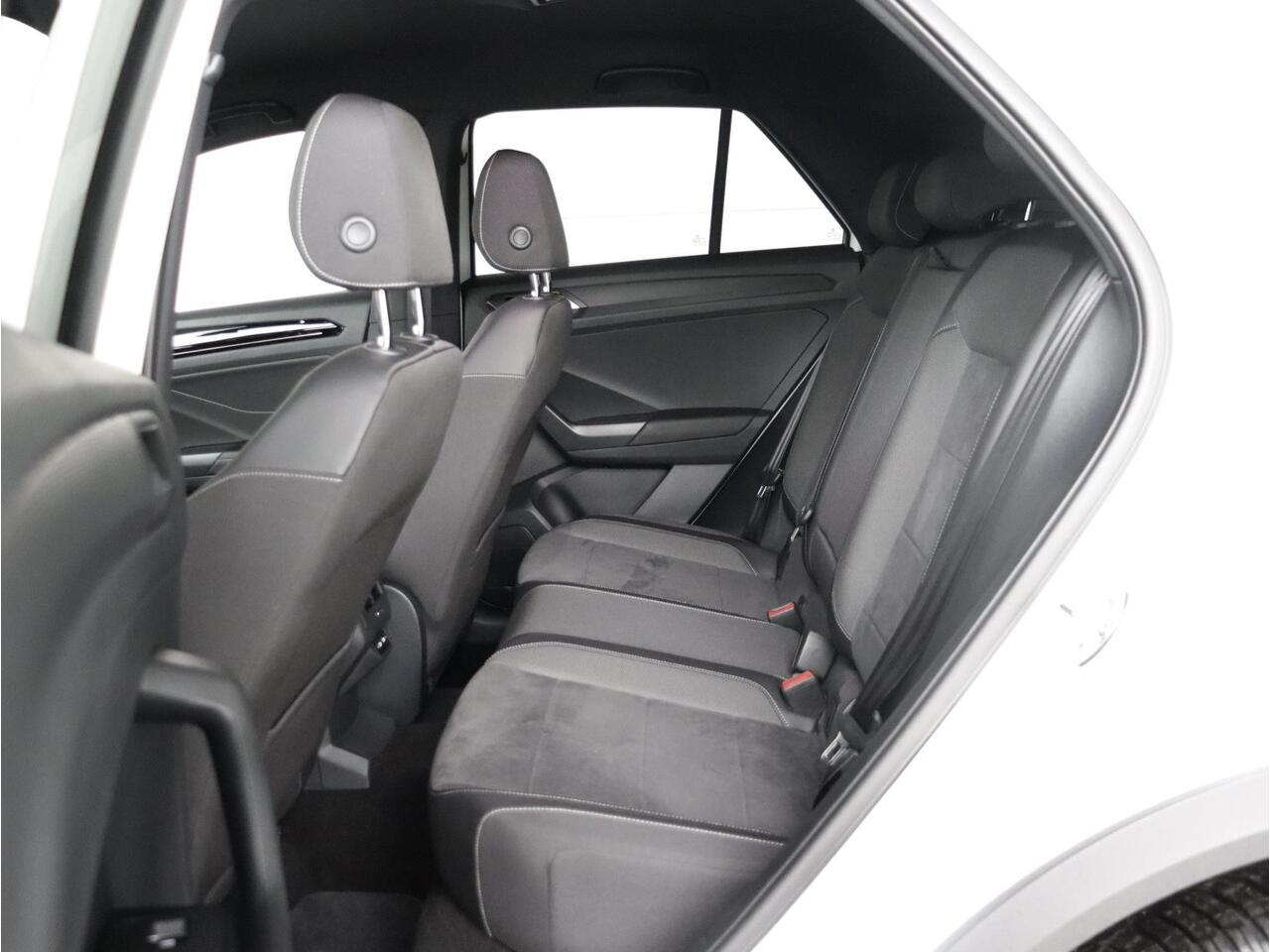 Volkswagen T-Roc 1.0 TSI R-Line Business | Apple Carplay | Stoelmassage | PDC |