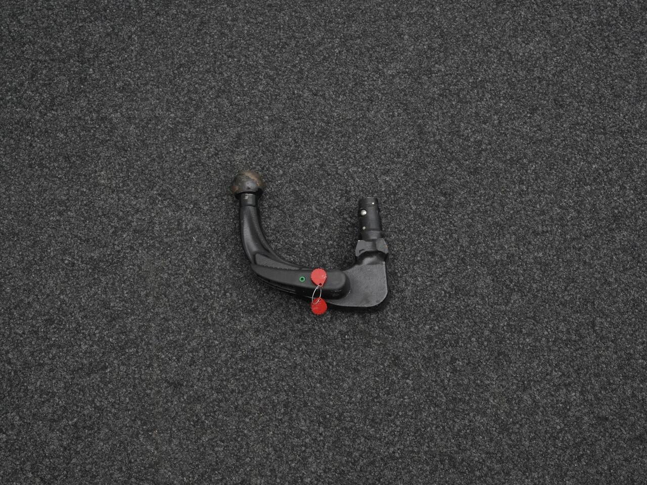 Volkswagen T-Roc 1.5 TSI 150 pk DSG Sport Business R / R-Line | Panoramadak | Trekhaak | Stoelverwarming | Side Assist | Adaptive Cruise