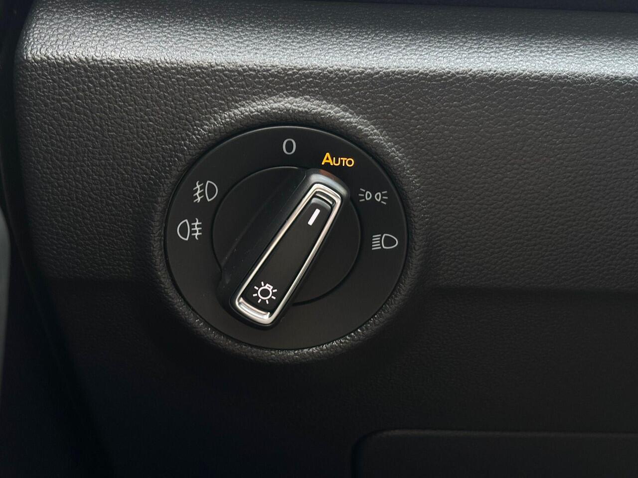 Volkswagen T-Roc Cabrio 1.5 TSI R-Line , Stoel/Stuurverwarming, lederen bekleding, Adaptive Cruise Control, Dodehoekassistentie, Enz...