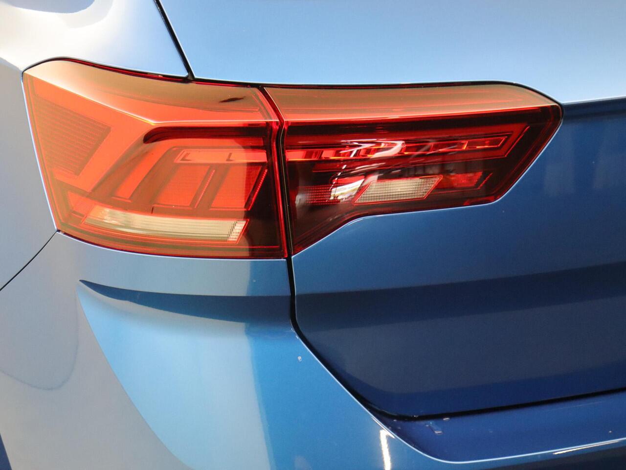 Volkswagen T-Roc Life Edition | 'App-Connect' draadloze smartphone integratie | 'App-Connect' smartphone integratie | Afstandscontrolesysteem (Front Assist)