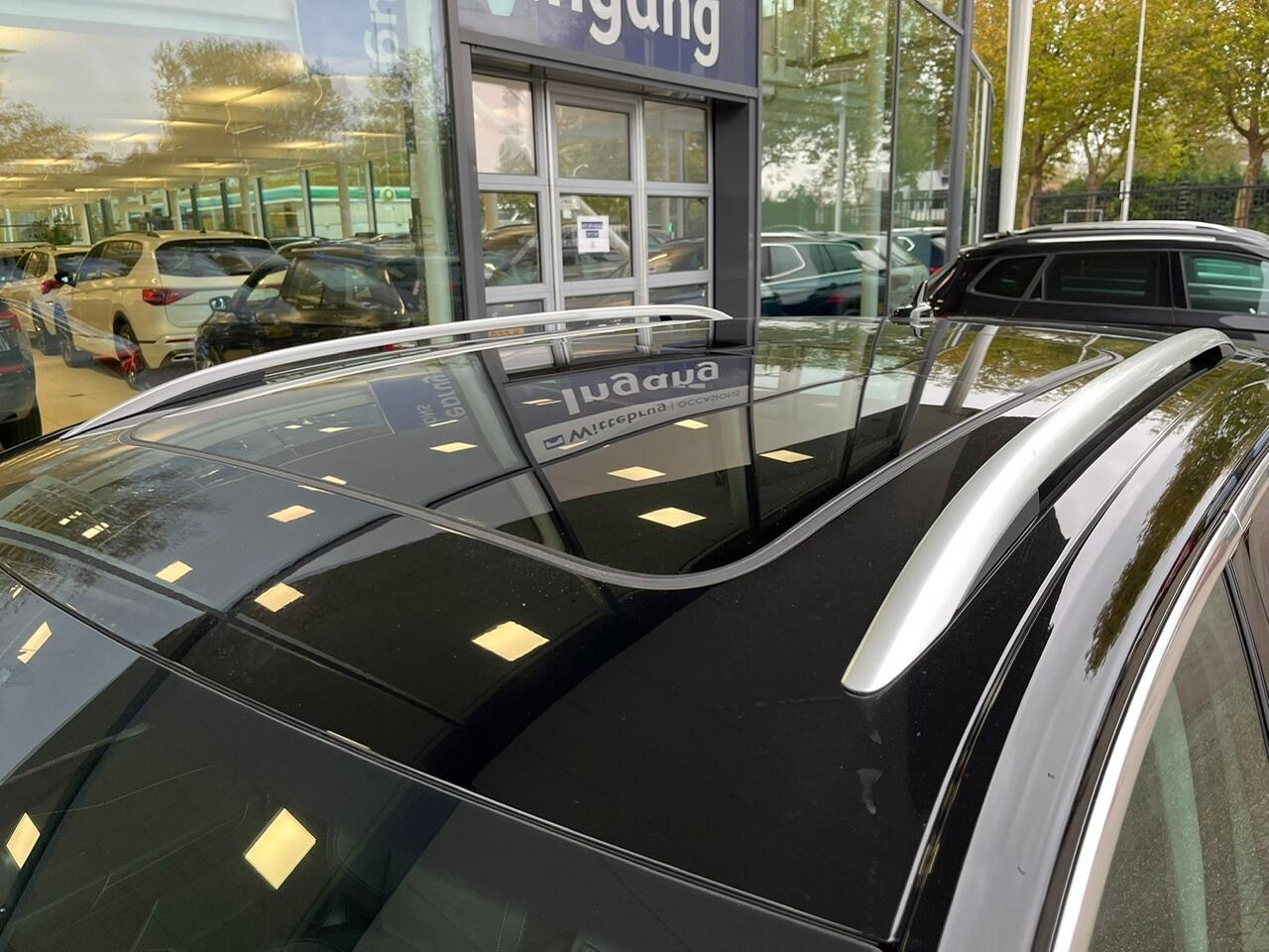 Volkswagen T-Roc 1.5 TSI 150 PK DSG Style / Virtual cockpit pro / Panoramadak / 17'' LMV /