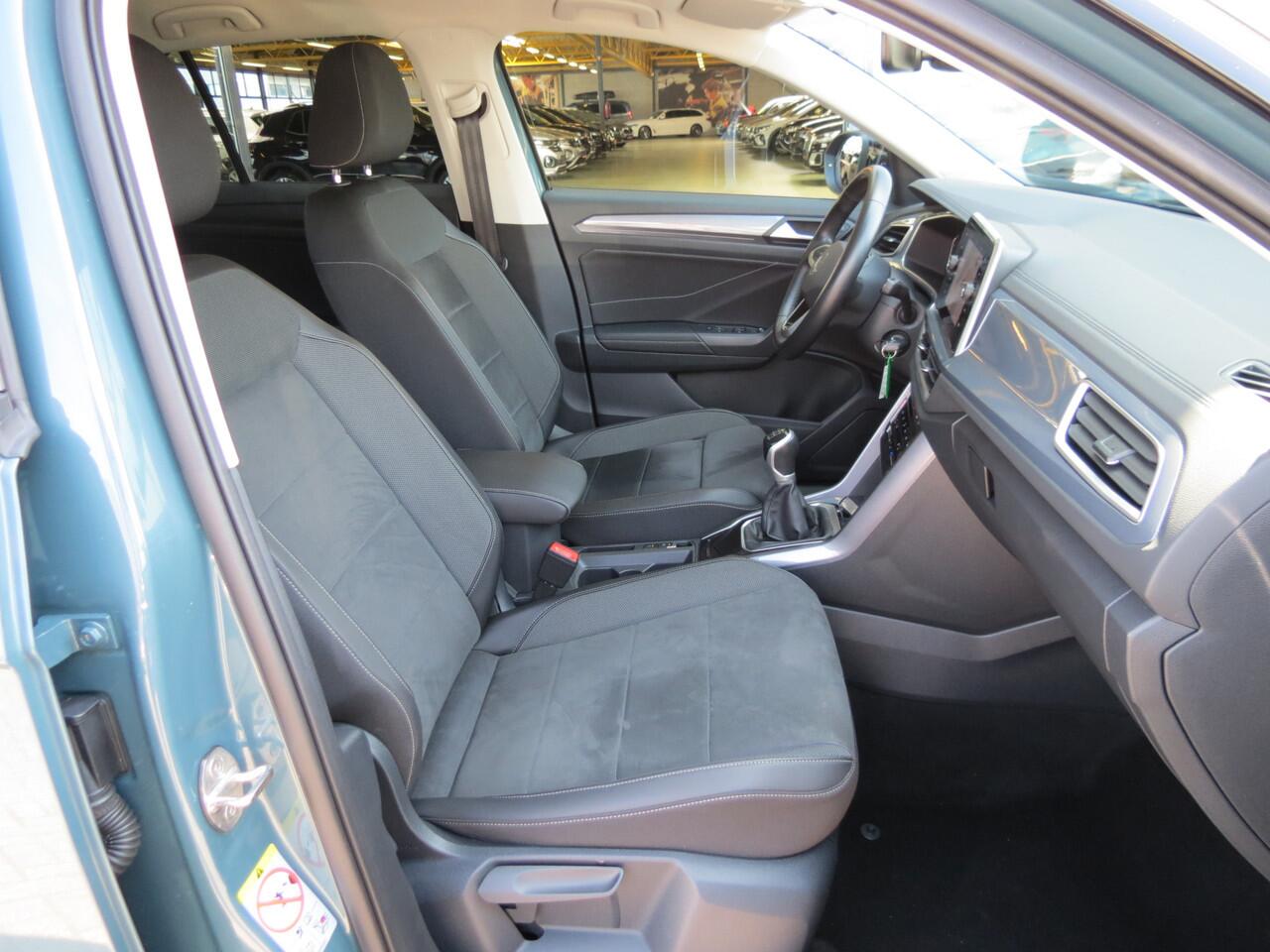 Volkswagen T-Roc 1.0 TSI Style -110pk- | Navi | Matrix LED | ErgoActive Stoel | Digitale Cockpit Pro | Rijklaarprijs incl. 1 jaar Bovag garantie