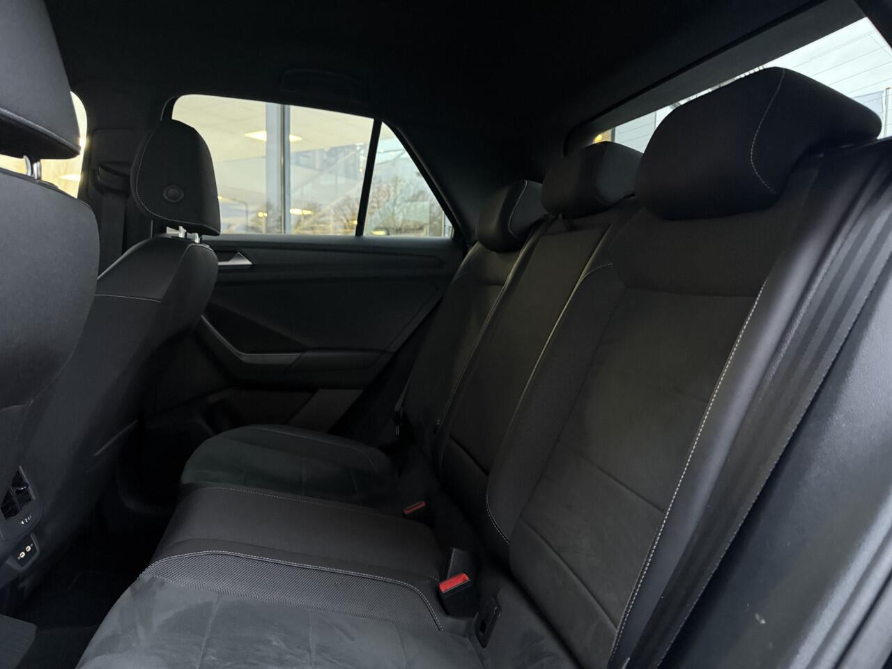 Volkswagen T-Roc 1.5 TSI Sport BLACKSTYLE DSG,NAVI/CAM,IQ-LIGHT,TREKHAAK