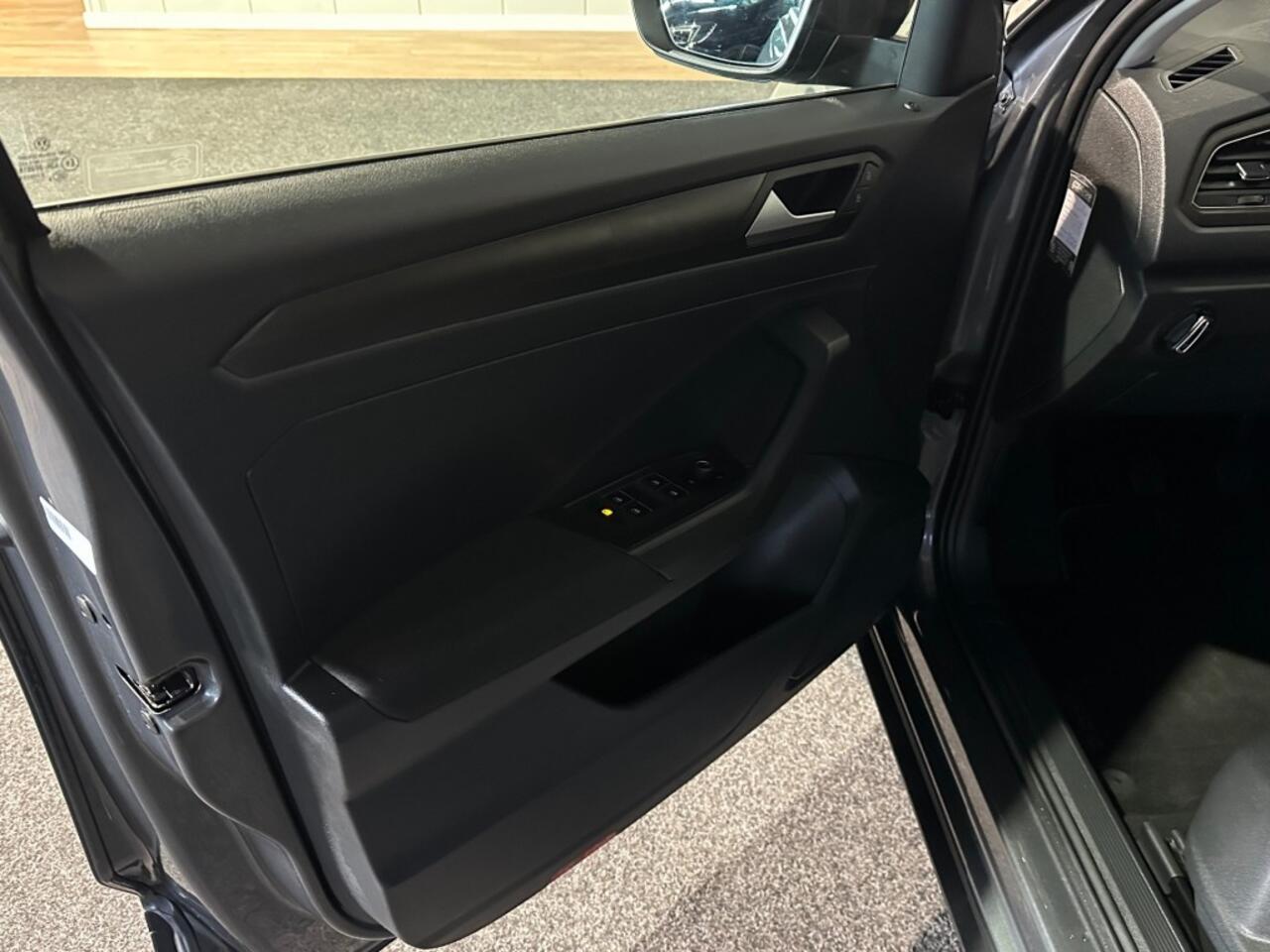 Volkswagen T-Roc 1.0 TSI STYLE NAP l CLIMA l TWOTONE l LED l CARPLAY l LMV l BEATS SOUND l