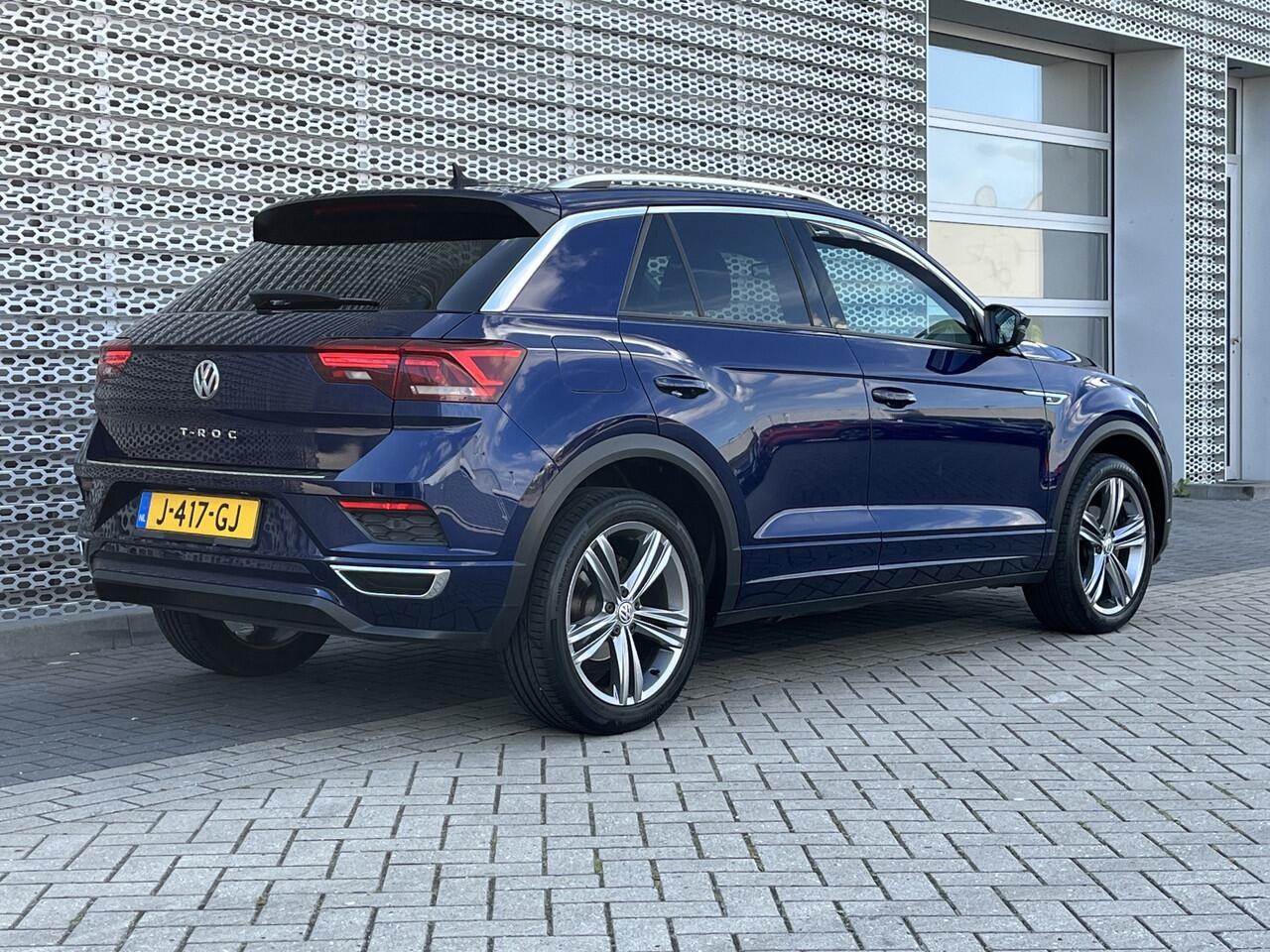 Volkswagen T-Roc 1.5 TSI 150pk DSG R-Line / Panoramadak / R-Line in. & ext. / Led / Digitaal dashboard / Camera / Parkeersensoren / Lichtmetaal 18 inch /