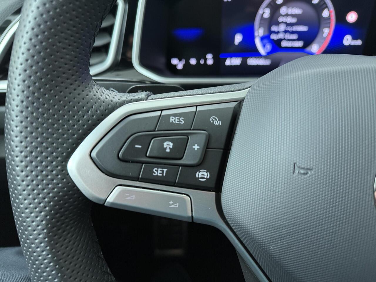 Volkswagen T-Roc 1.5 TSI R-Line | 150 PK | Automaat | Trekhaak afneembaar | Achteruitrijcamera | R-Line |