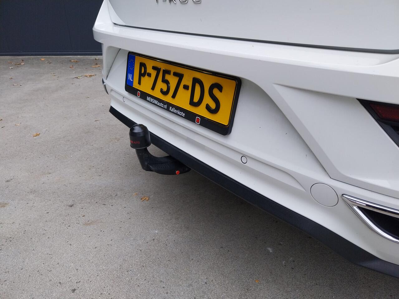 Volkswagen T-Roc 1.5 TSI 150 PK Sport Business R Line VIRTUAL COCKPIT ADAPT CRUISE CAMERA PARK ASSIST HALF LEER LED NAVI ECC TREKHAAK