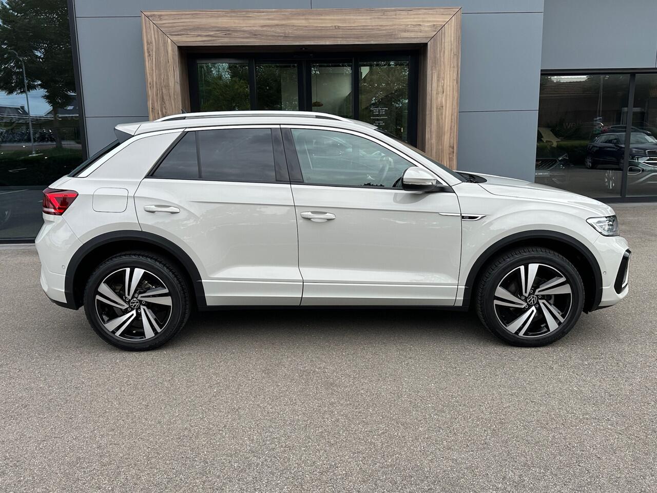 Volkswagen T-Roc 1.5 TSI 150pk DSG R-Line | Camera | Keyless | Elek. Achterklep | Dode hoek | Rijklaar incl. 1 jaar Bovag garantie