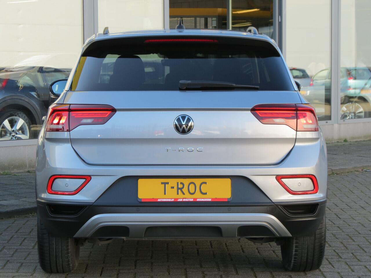 Volkswagen T-Roc 1.0 TSI Life -110pk- | LED | App Connect | Parkeer Assistent | Lane Assist | Climate Control | Rijklaarprijs incl. 1 jaar Bovag garantie