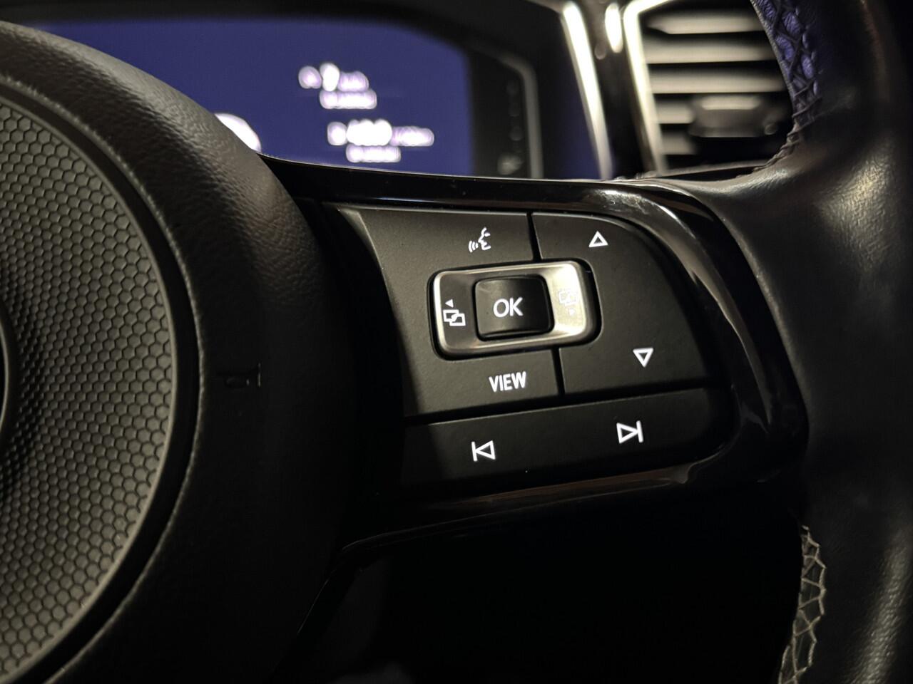 Volkswagen T-Roc 2.0 TSI 4Motion R ClimaC.CruiseC.Navi.Cama.Akrapovic.LMV!!!