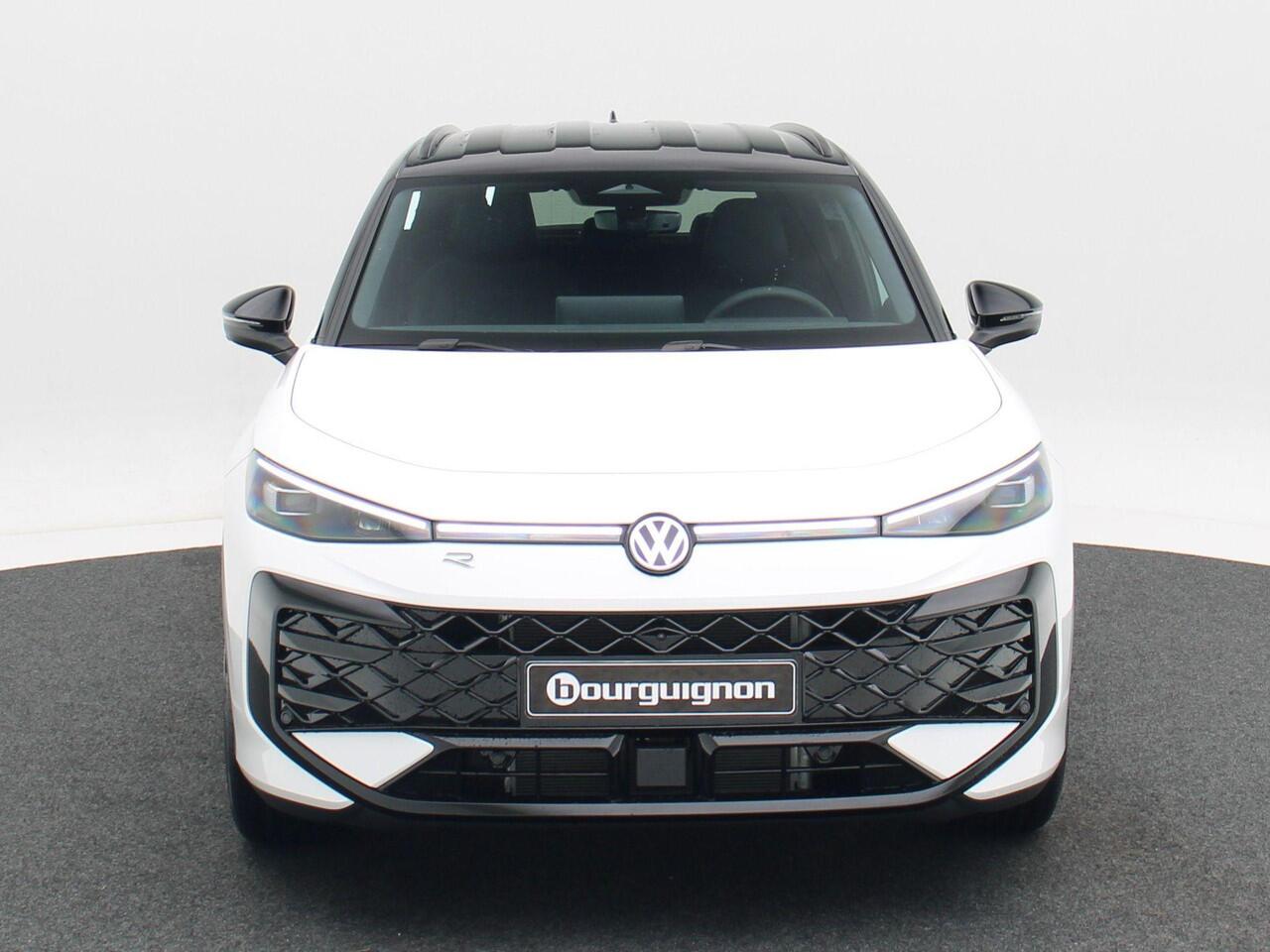 Volkswagen T-Roc R-Line First Edition 1.5 eTSI 150 PK | Trekhaak | 20" Lichtmetaal | head-Up | 360 Camera | Elektrische Achterklep |