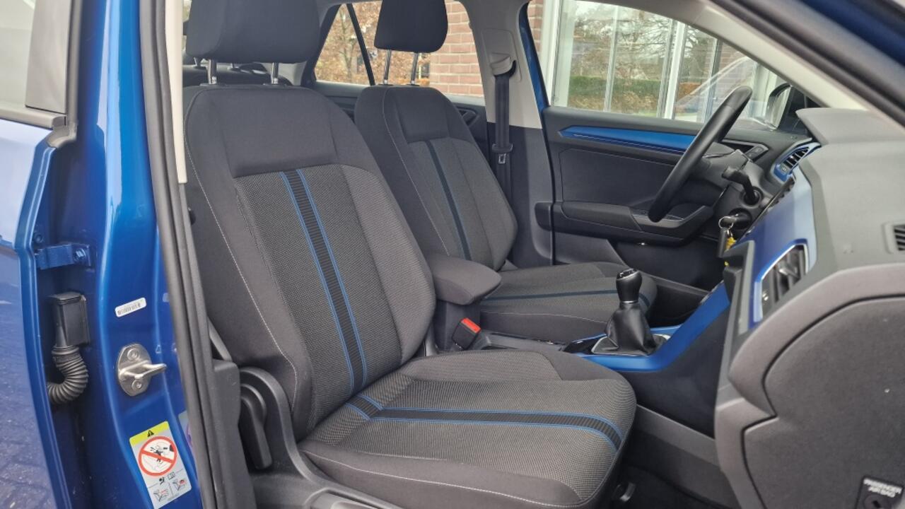 Volkswagen T-Roc 1.0 TSI Style, Beats, Stoelverwarming, NL Auto!
