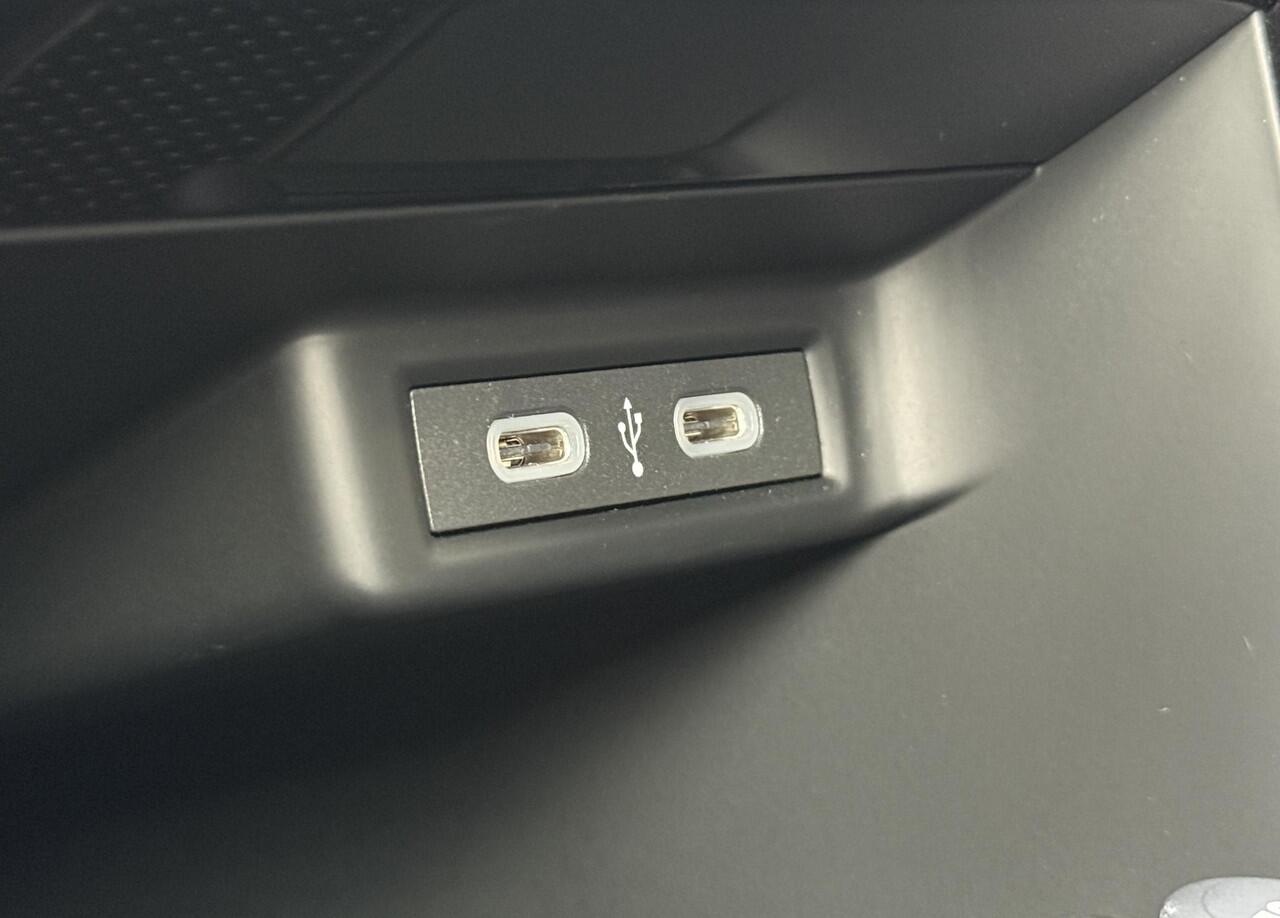 Volkswagen T-Roc 1.5 TSI R-Line Edition l Virtual Cockpit l Electrische Klep l LED l Sfeer l Cruise Adaptief l Camera