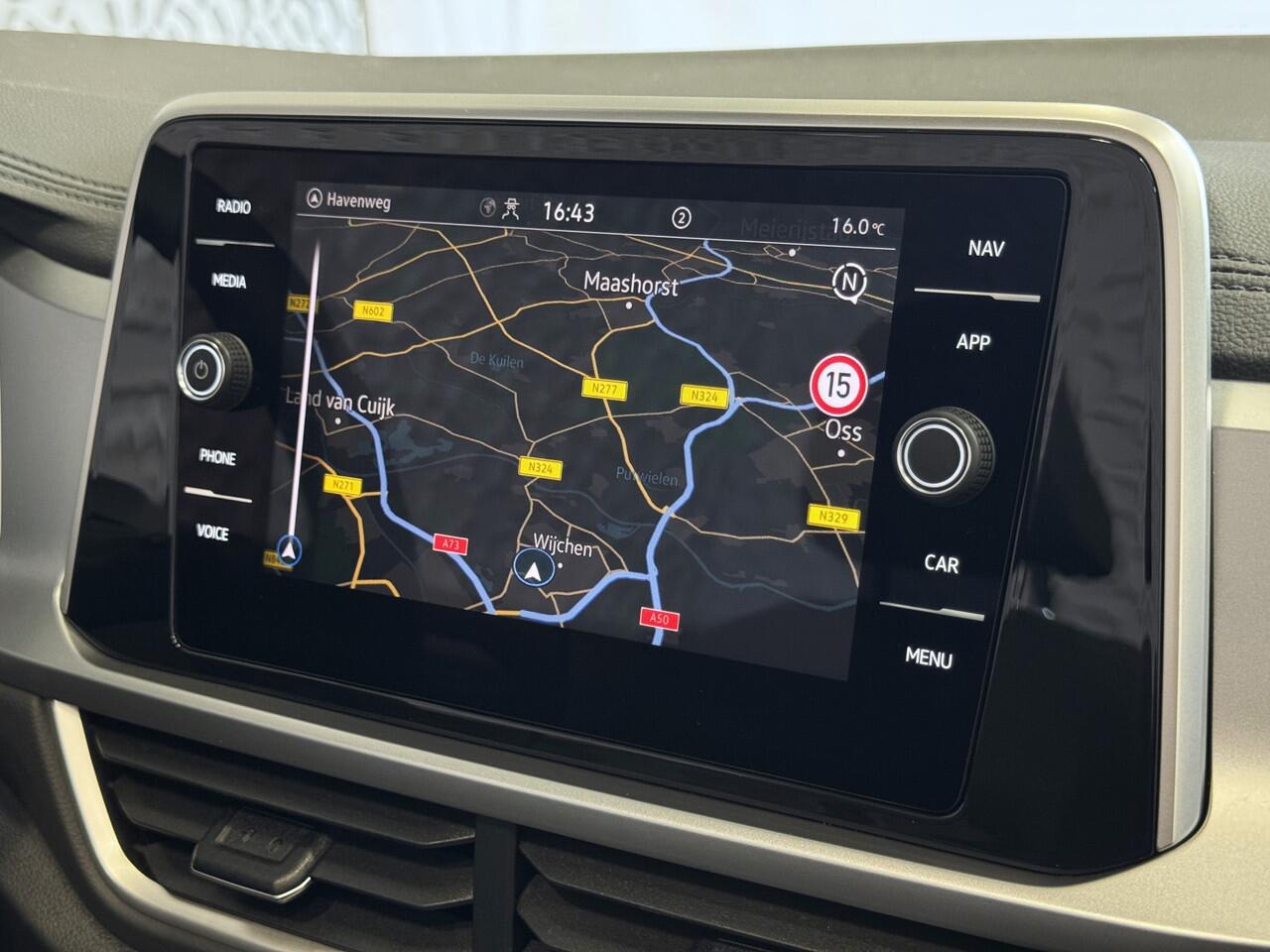Volkswagen T-Roc Cabrio TSI VIR.COCKPIT CARPLAY NAVI IQ.LED STOEL/STUUR.VERW DAB ADAP.CRUISE 05/2024 "Volkswagen rijden begint bij Topautos.nl - 75 topmodellen direct op voorraad!"