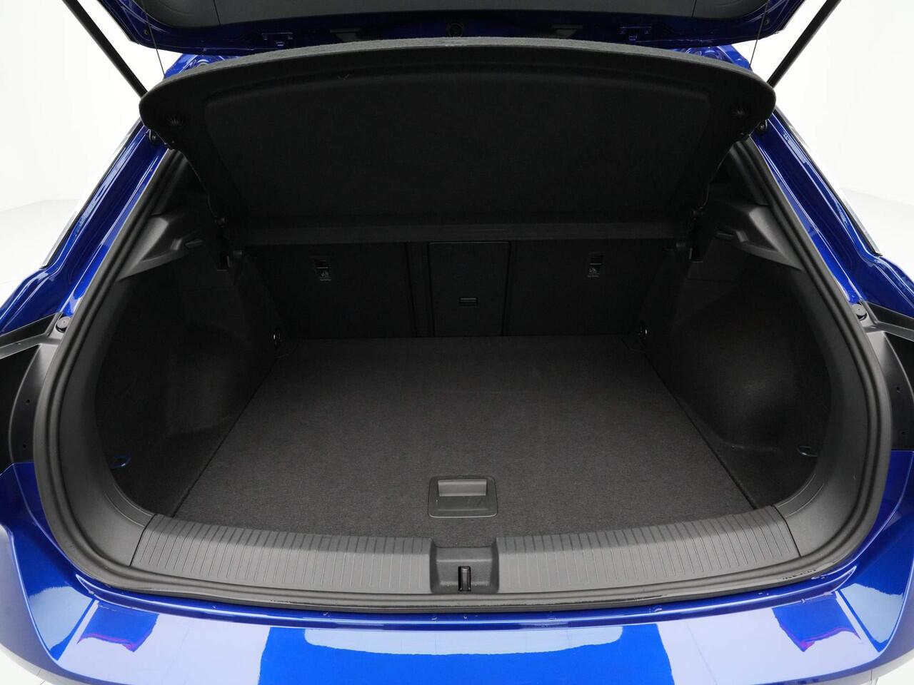 Volkswagen T-Roc 1.5 TSI 150pk DSG R-Line Navi via App Pdc Clima Led