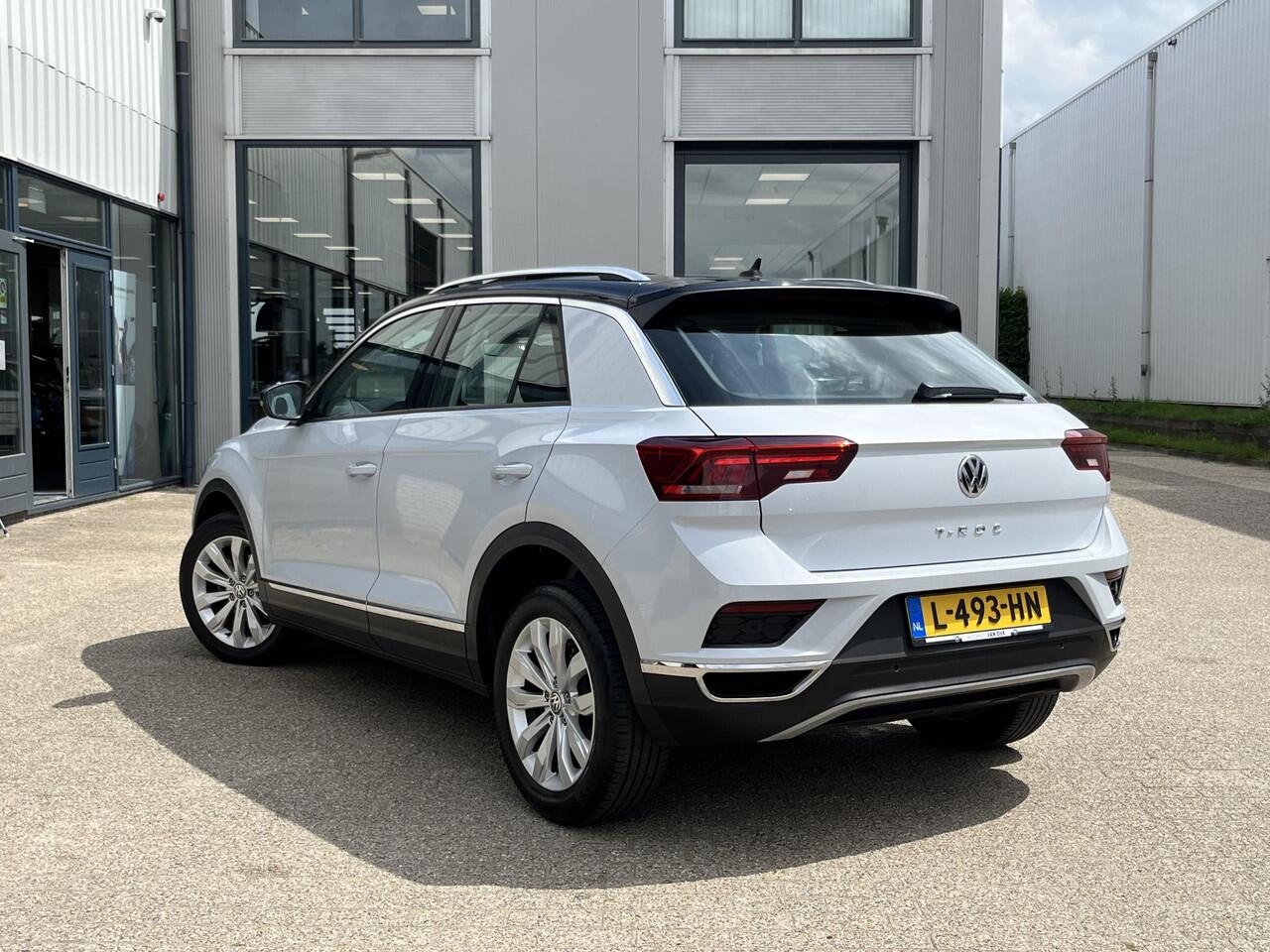 Volkswagen T-Roc 1.5 TSI Style | Leder/Navi/Pano.Dak/Clima/Adapt.Cruise/Afn.Trekhaak/Virtual/Apple CarPlay-Android Auto