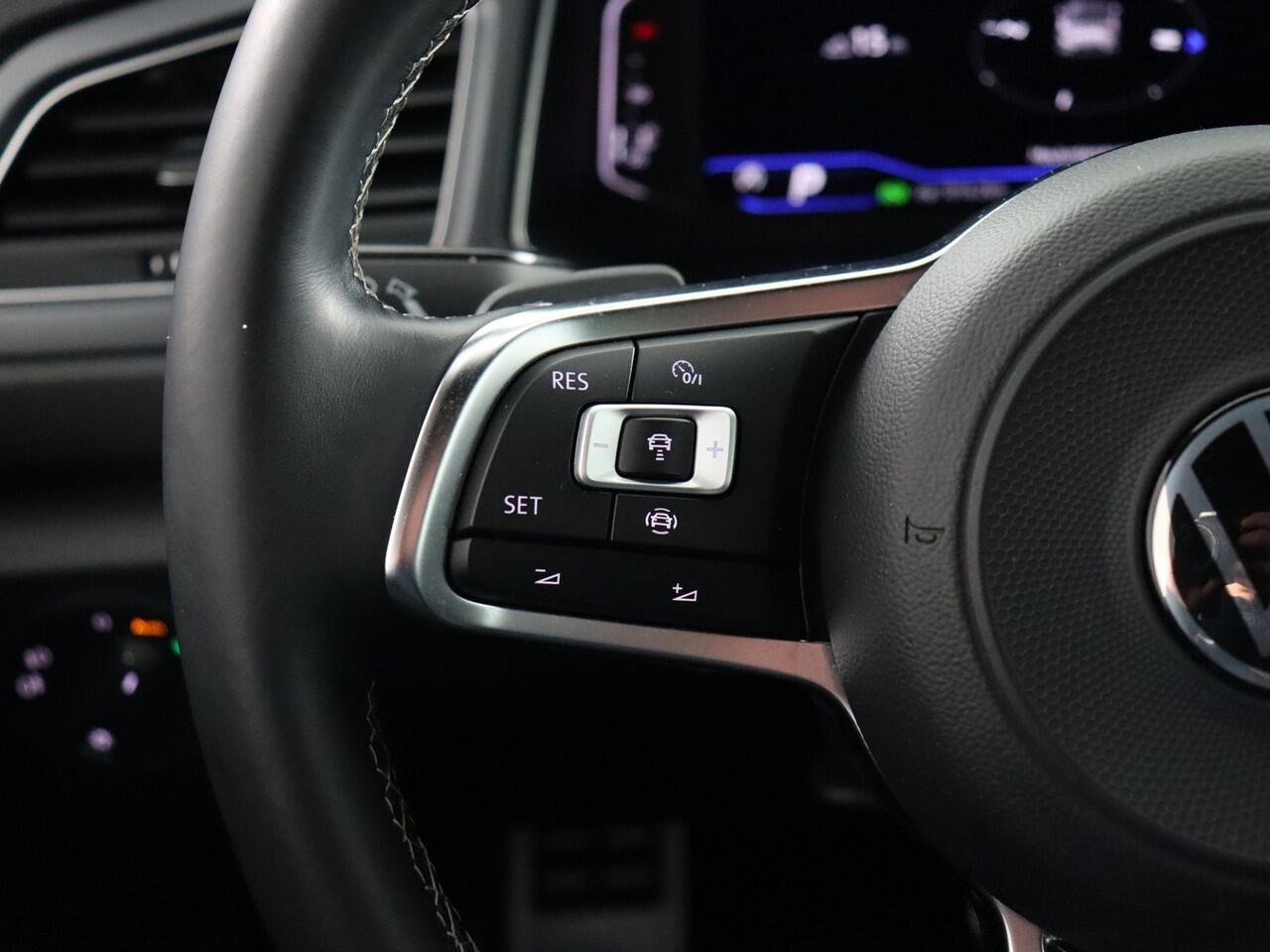 Volkswagen T-Roc Cabrio 1.5 TSI R-Line (Stoelverw. / ACC / Navi)