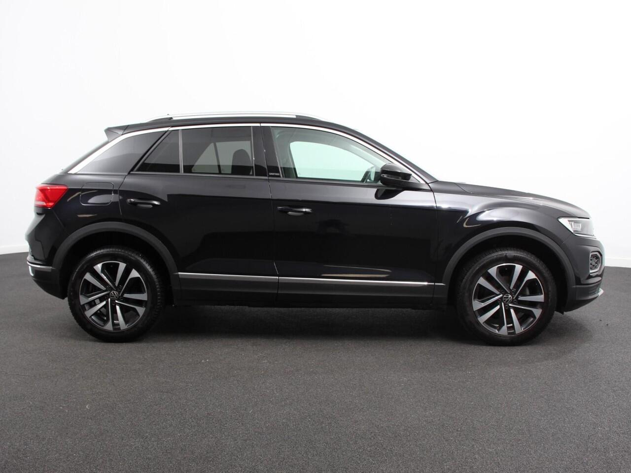 Volkswagen T-Roc 1.5 TSI DSG Active | Navigatie | App Connect/Apple Carplay/Android Auto | Climate Control | Cruise control Adaptive | PDC VA | Winter Pack | Lichtmetalen Velgen