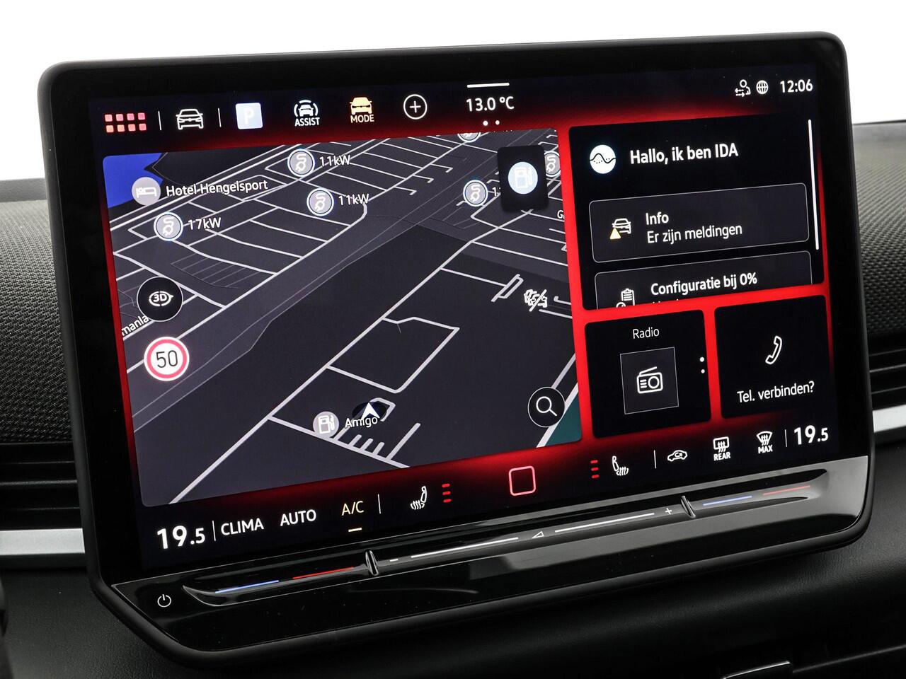 Volkswagen T-Roc 1.5 eTsi R-Line First Edition 150 pk 7 versn. DSG · Achteruitrijcamera · Electrische achterklep · Trekhaak ·