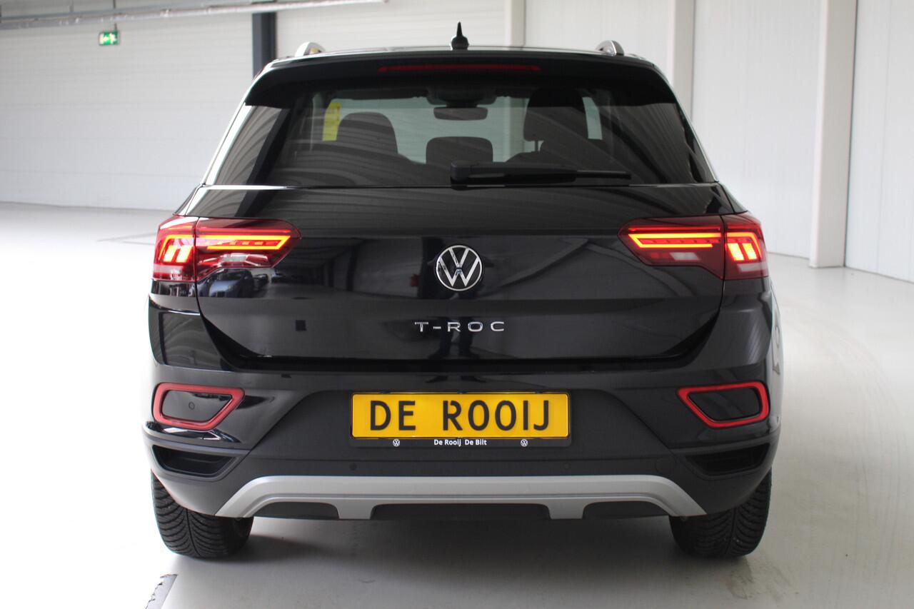 Volkswagen T-Roc 1.0 TSI Life Navigatie | Climate Control | Parkeersensoren | Stoelverwarming | All Season banden