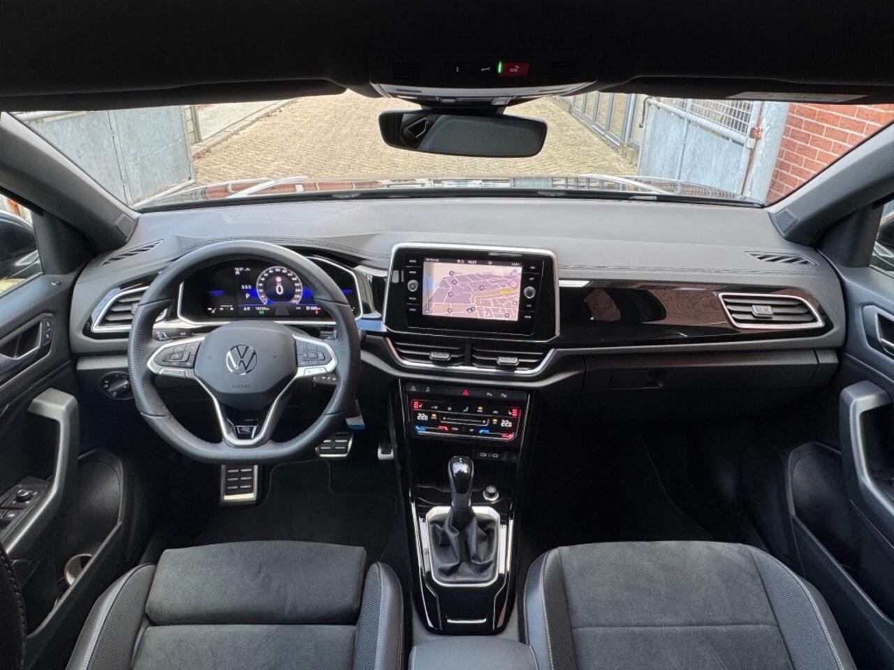 Volkswagen T-Roc 1.5 TSI 150pk DSG R-LINE EDITION Trekhaak