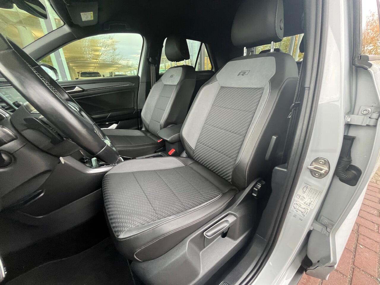 Volkswagen T-Roc 1.5 TSI R-Line / 19 Inch / Afneembare trekhaak / Elect. Achterklep / Camera / Cockpit Pro