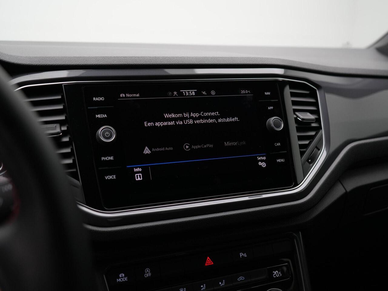 Volkswagen T-Roc 1.5 TSI 150 pk DSG Sport Business R / R-Line | Panoramadak | Trekhaak | Achteruitrijcamera | Navigatie | Adaptive Cruise