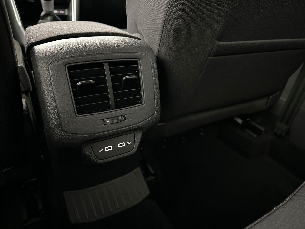 Volkswagen T-Roc Life Edition 1.0 85 kW / 116 pk TSI SUV 6 versn. H