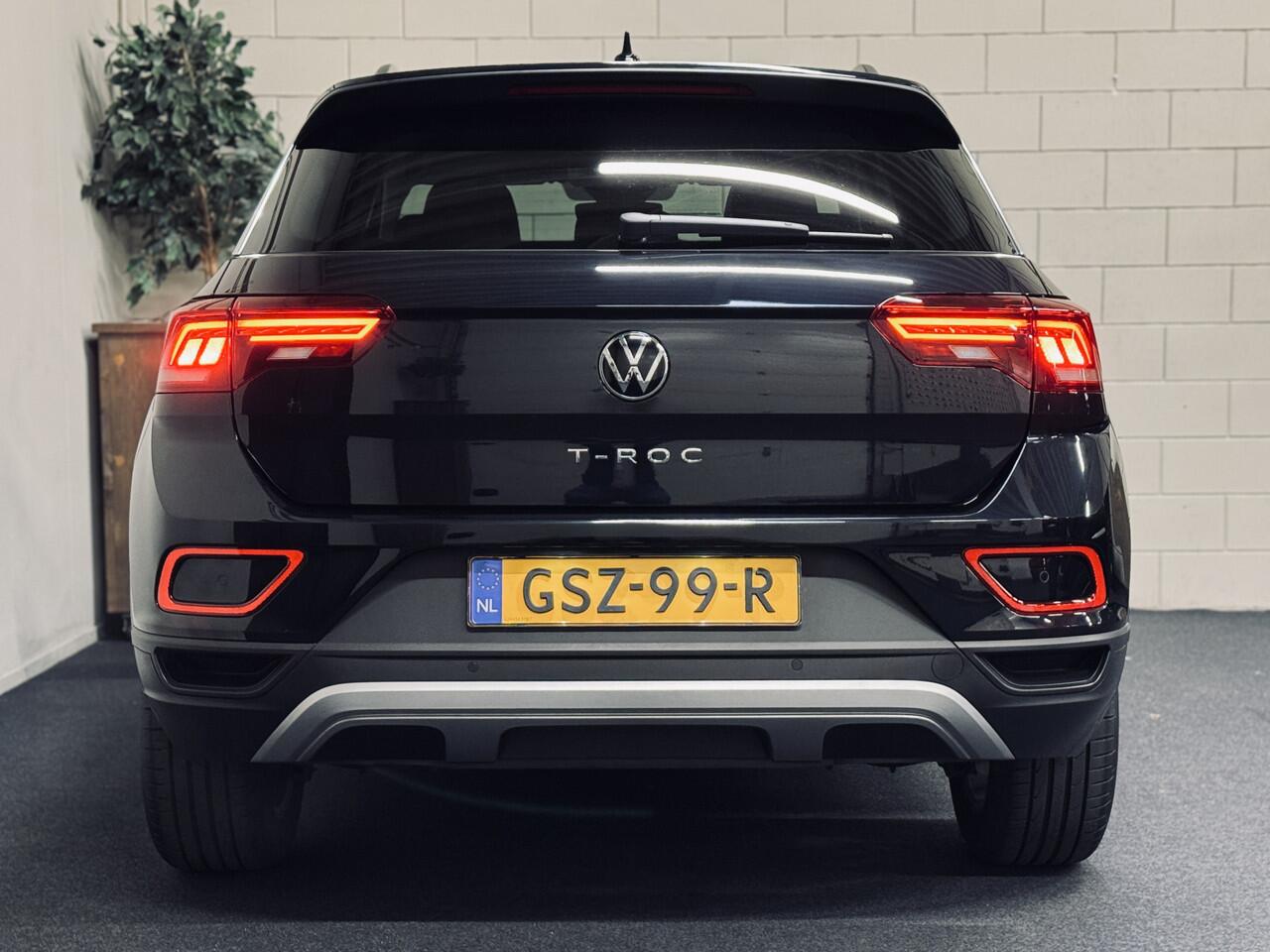 Volkswagen T-Roc 1.5 TSI Oranje Edition | NAP | IQ | Navi