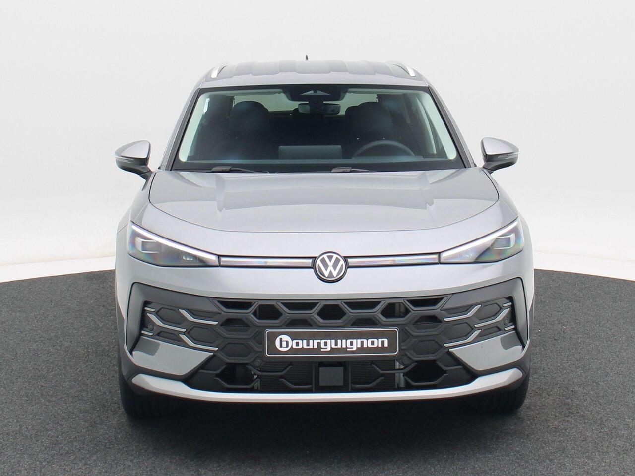 Volkswagen T-Roc Style First Edition 1.5 eTSI 150 PK | Trekhaak | Stoel & Stuurverwarming | Elektrische Achterklep | Camera |