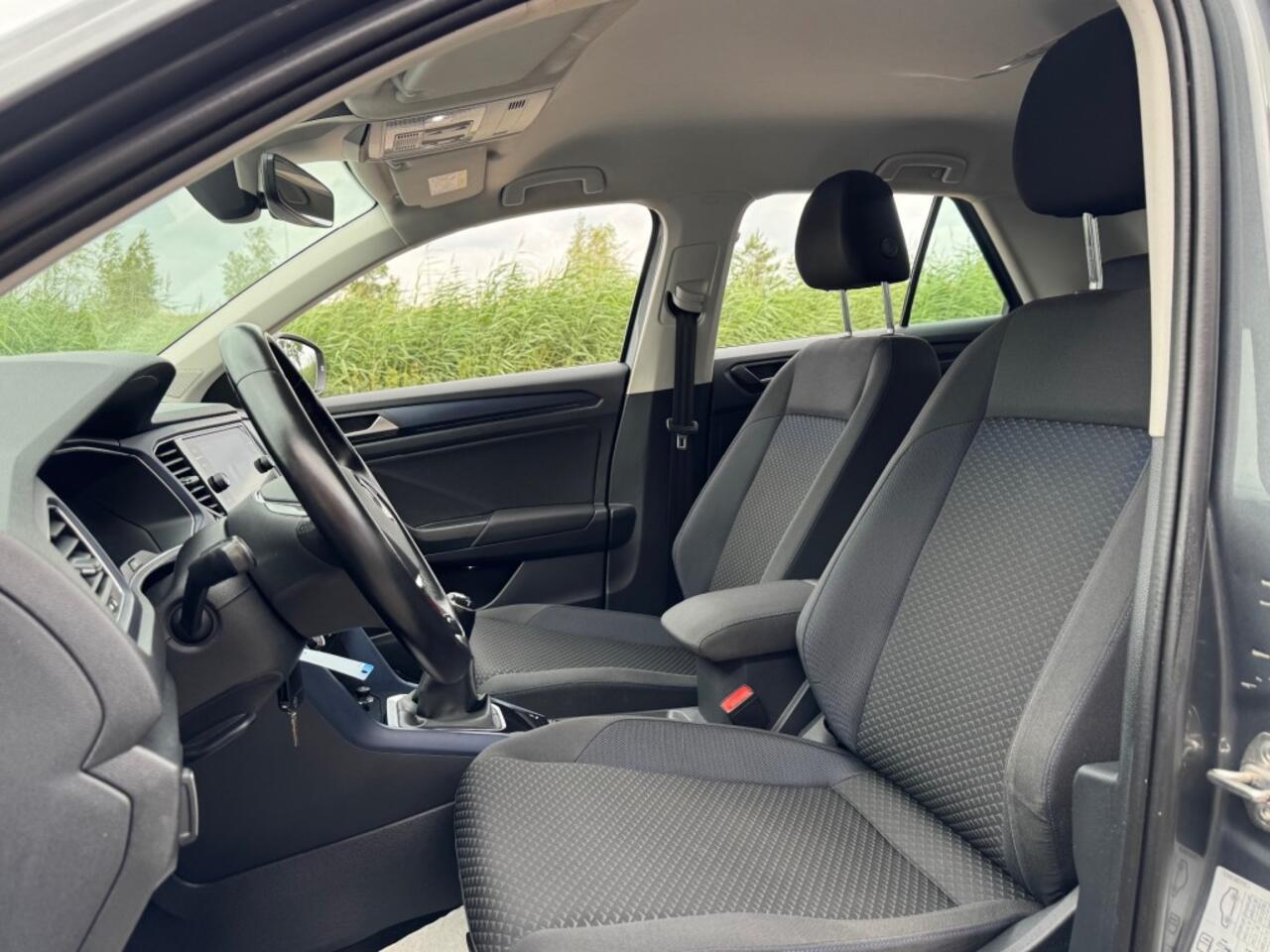 Volkswagen T-Roc 1.0 TSI UNITED 110PK LED NAVI CARPLAY AIRCO LMV PDC