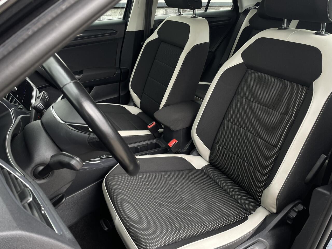 Volkswagen T-Roc 1.5 TSI Sport | LED | Trekhaak | Carplay | Virtual Cockpit | Camera | PDC