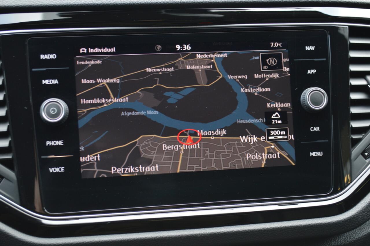 Volkswagen T-Roc 1.5 TSI Sport DSG Led Navi Virtual Acc Camera CarPlay Afn.trekh Pdc