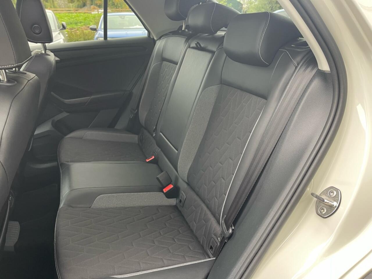 Volkswagen T-Roc 1.5 TSI Goal Edition, Aut, Nav, Carplay, Stoelverwarming