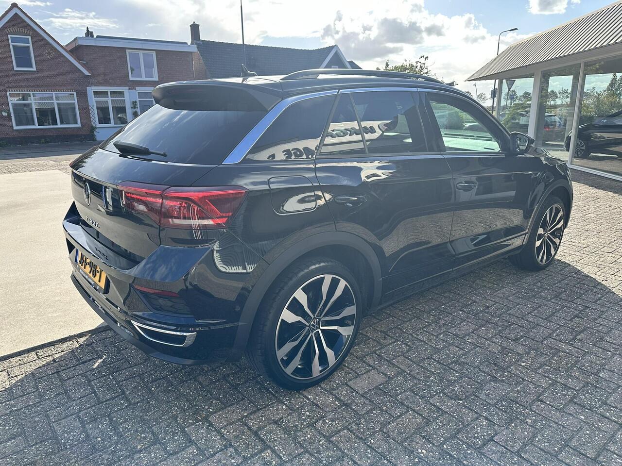 Volkswagen T-Roc 1.5 TSI Sport R-Line PANODAK|LED|VIRTUALDASH|TH...