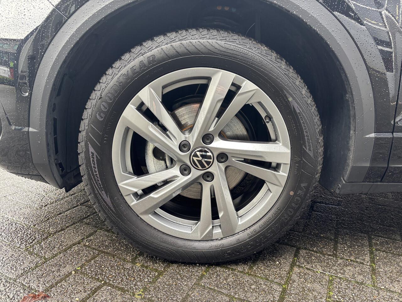 Volkswagen T-Roc 1.5 TSI 150 pk R-Line DSG Automaat Trekhaak Afneembaar / App-connect / Digital Cockpit / Navigatie / Camera / PDC V+A Ergo-active best.stoel / Fabrieksgarantie tot 20-01-2027