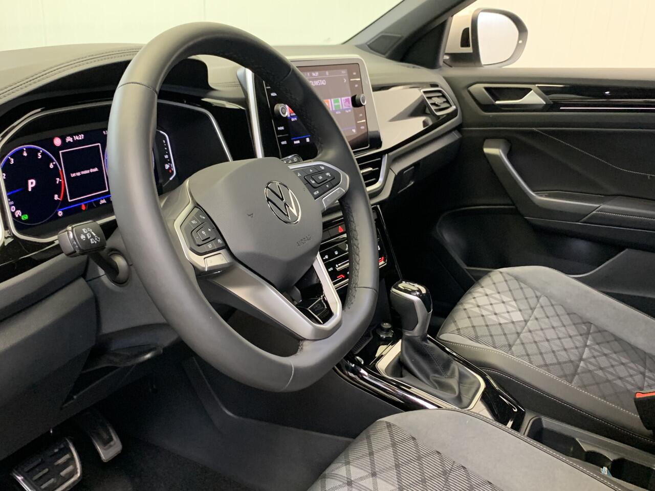 Volkswagen T-Roc 1.5 TSI R-Line 150PK IQ LIGHT-CAMERA-NAVI-ADAPT.CRUISE-LANE ASSIST-PDC-LMV-ECC