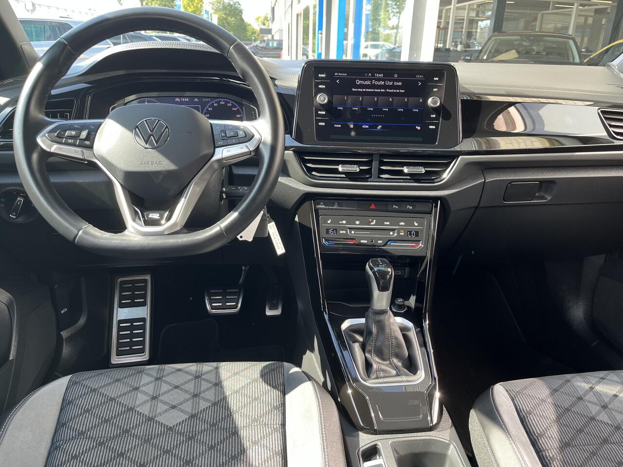 Volkswagen T-Roc 1.5 TSI R-Line / AUTOMAAT/ 2X R-LINE/ MATRIX/ 18" LMV/ DIGITAL DASH/ APP-CONNECT/ PARK. SENSOREN/ CLIMA/ STOEL VERWARM./ DAB/ RIJ-MODI