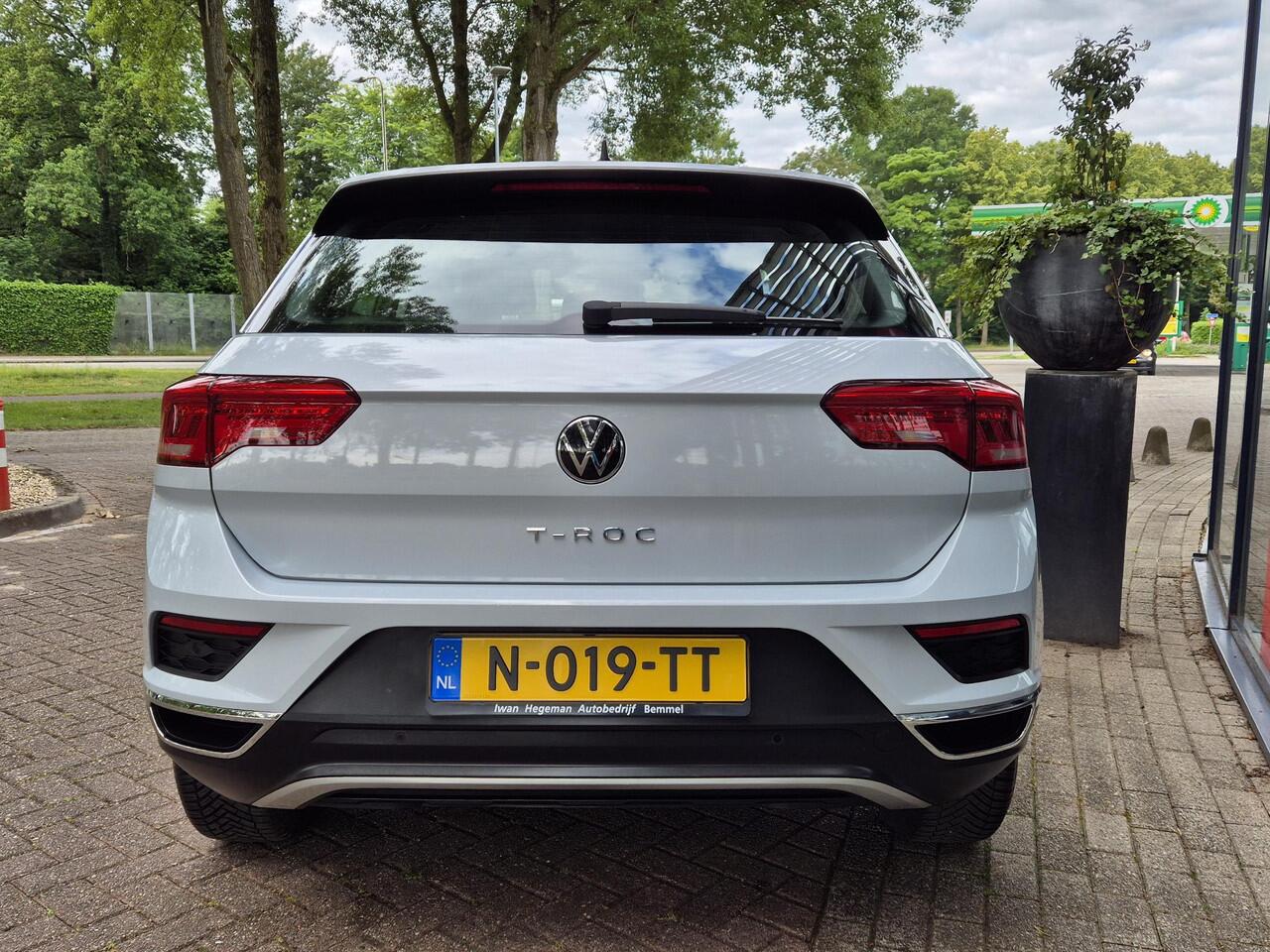 Volkswagen T-Roc 1.0 TSI Style | PDC voor en achter | Achteruitrijcamera | LM Velgen | Airco | Cruise | PDC voor en achter | Achteruitrijcamera | LM Velgen | Airco | Cruise Controle