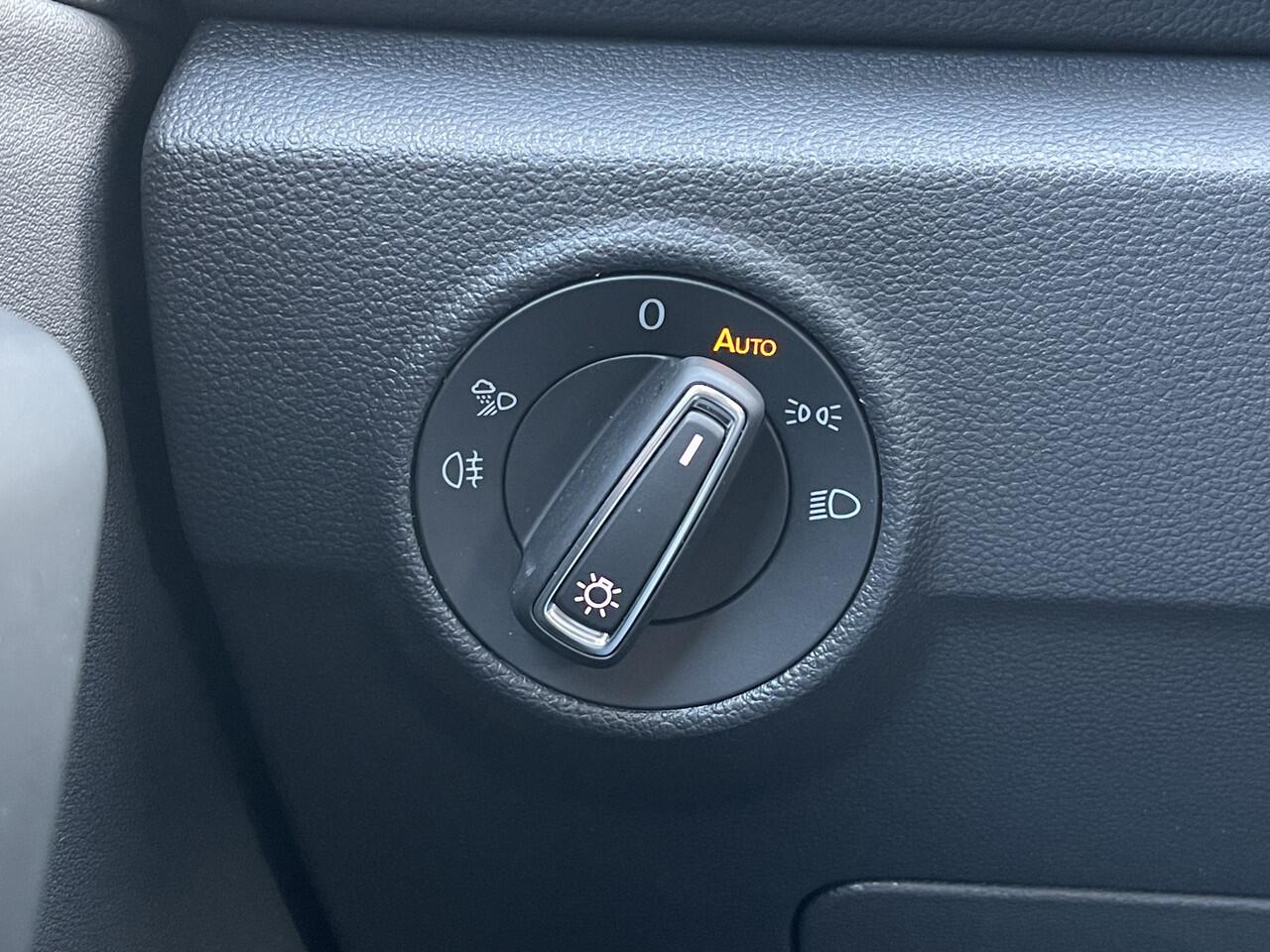 Volkswagen T-Roc 1.5 TSI Style | Pano | CarPlay | ACC | IQ Light | DAB+ | 18 inch